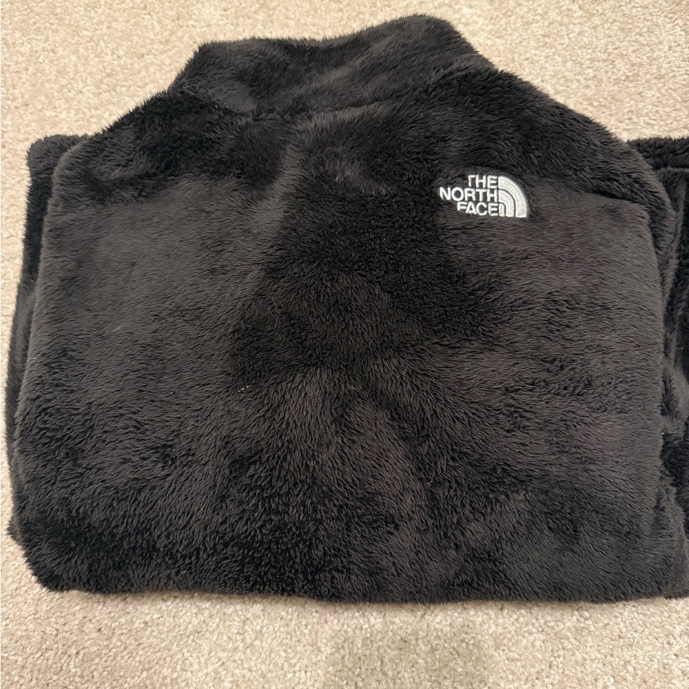 The North Face Plush Black Jacket - Picture 2 of 3
